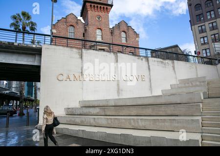 Campbells Cove in The Rocks Area von Sydney, mit Wandschild zur Markierung der Gegend, Sydney City Centre, NSW, Australien Stockfoto