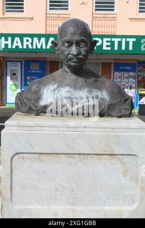 Mahatma-Gandhi-Büste wurde durch Graffiti in Fort-de-France, Martinique, zerstört Stockfoto