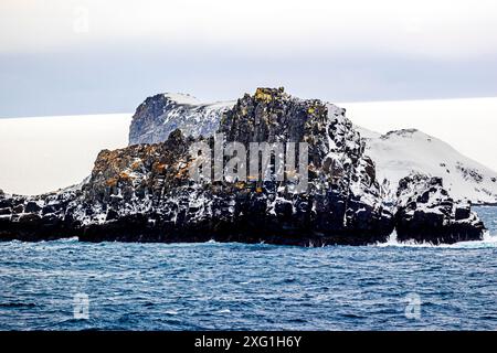 Geologische Formationen rund um Livingston Island, Antarktische Halbinsel, Samstag, 18. November 2023.Foto: David Rowland / One-Image.com Stockfoto