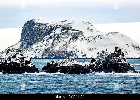 Geologische Formationen rund um Livingston Island, Antarktische Halbinsel, Samstag, 18. November 2023.Foto: David Rowland / One-Image.com Stockfoto