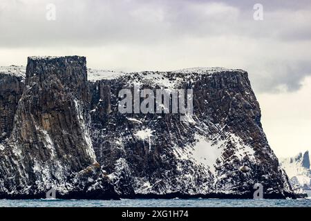 Geologische Formationen rund um Livingston Island, Antarktische Halbinsel, Samstag, 18. November 2023.Foto: David Rowland / One-Image.com Stockfoto