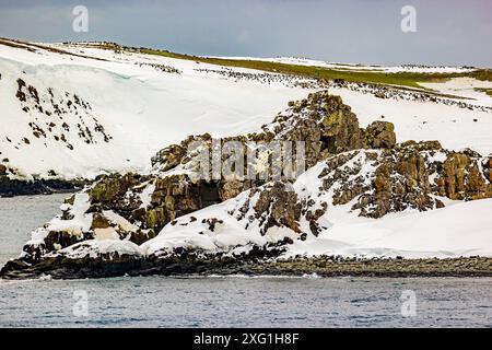 Geologische Formationen rund um Livingston Island, Antarktische Halbinsel, Samstag, 18. November 2023.Foto: David Rowland / One-Image.com Stockfoto