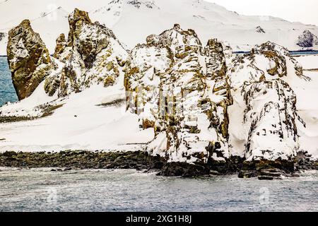 Geologische Formationen rund um Livingston Island, Antarktische Halbinsel, Samstag, 18. November 2023.Foto: David Rowland / One-Image.com Stockfoto