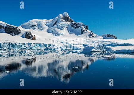 Blick von Gerlache Strait, South Shetland Islands, Antarktis, Sonntag, 19. November, 2023. Foto: David Rowland / One-Image.com Stockfoto