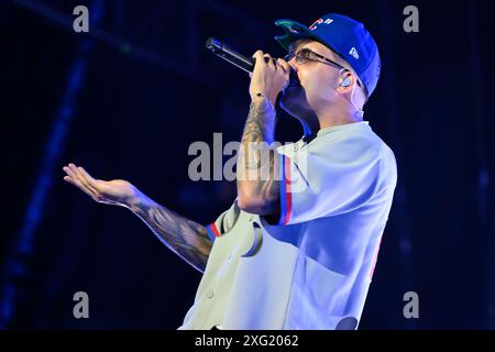 5. Juli 2024, Lucca, Lucca, Italien: Emanuele Palumbo aka Geolier tritt in Lucca beim Lucca Summer Festival auf. (Kreditbild: © Stefano Dalle Luche/Pacific Press via ZUMA Press Wire) NUR REDAKTIONELLE VERWENDUNG! Nicht für kommerzielle ZWECKE! Stockfoto