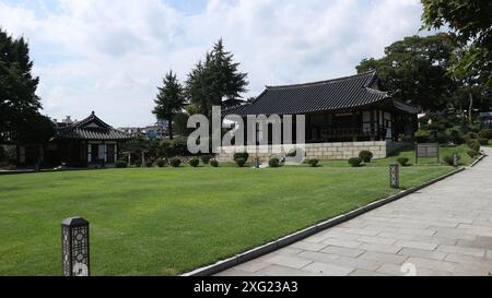 Ulsan Dongheon und Naea Architektur, lokales Touristenziel im Jung-gu Bezirk von Ulsan, Südkorea. Altes Regierungsgebäude. Stockfoto