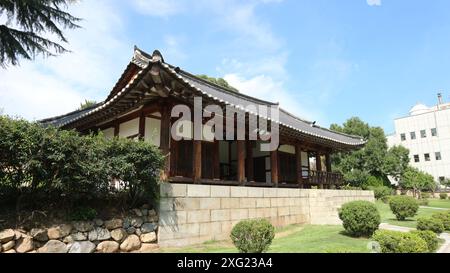 Ulsan Dongheon und Naea Architektur, lokales Touristenziel im Jung-gu Bezirk von Ulsan, Südkorea. Altes Regierungsgebäude. Stockfoto