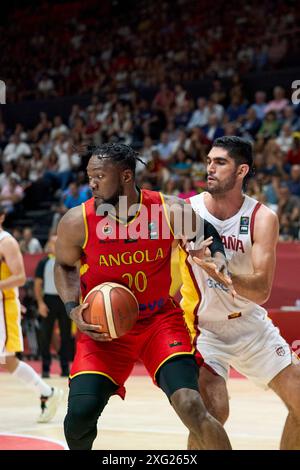 Bruno Fernando aus Angola, Santiago Aldama aus Spanien im Spiel zwischen Spanien und Angola im FIBA Olympic Qualifying to Stockfoto