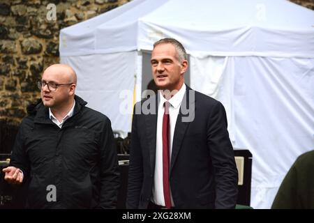 Peter Kyle Abgeordneter für Hove und Portslade am College Green in Westminster 5. Juli 2024 nach dem Wahlsieg der Labour Party. Stockfoto