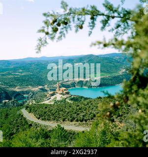 El Grado Reservoir und Heiligtum, Torreciudad. Huesca Provinz. Spanien Stockfoto