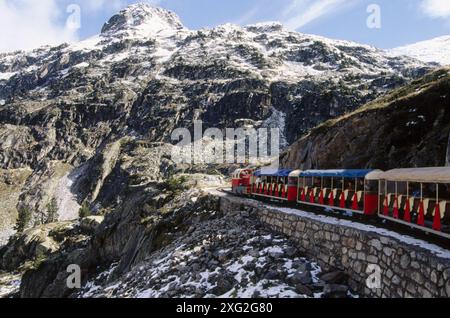 Touristischen Zug ´Le petit Train D´Artouste´. Pyrenäen Mountains Nationalpark (Parc National Pyrénées). Frankreich Stockfoto