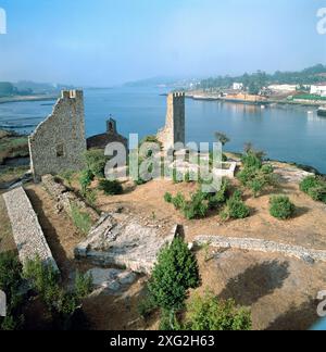 Torres del Oeste Ruinen, Catoira, Ria de Arosa. Pontevedra Provinz, Galicien, Spanien Stockfoto