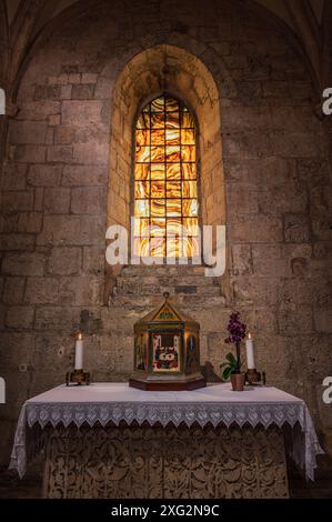 Es ist eines der wichtigsten italienischen Klöster der Zisterziensergotik. Sie wurde 1203 erbaut und 1217 geweiht. Stockfoto