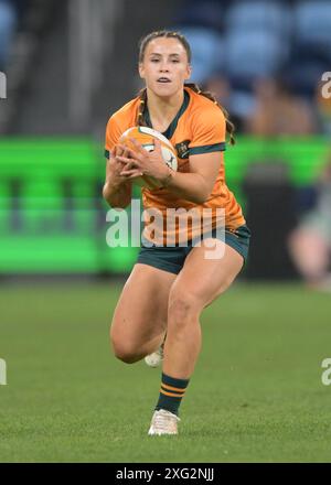Sydney, Australien. Juli 2024. Desiree Miller aus Australien Rugby-Team wird während des Women's Rugby Internationals-Spiels zwischen Australien und Fidschi im Allianz Stadium in Aktion gesehen. Endpunktzahl: Australien 64:5 Fidschi. Quelle: SOPA Images Limited/Alamy Live News Stockfoto