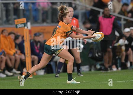 Sydney, Australien. Juli 2024. Lori Cramer von der australischen Rugby-Mannschaft wird während des Women's Rugby Internationals-Spiels zwischen Australien und Fidschi im Allianz Stadium in Aktion gesehen. Endpunktzahl: Australien 64:5 Fidschi. Quelle: SOPA Images Limited/Alamy Live News Stockfoto