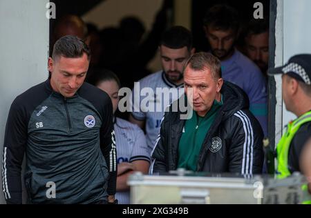 Somerset Park, Ayr, Großbritannien. Juli 2024. Scottish Pre Season Football, Ayr United gegen Celtic; Ayr United Head Coach Scott Brown und Celtic Manager Brendan Rodgers Credit: Action Plus Sports/Alamy Live News Stockfoto