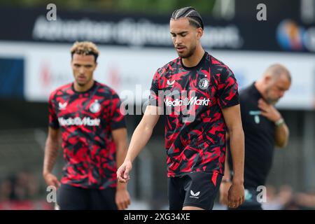 Dordrecht, Niederlande. Juli 2024. DORDRECHT, NIEDERLANDE - 6. JULI: Aufwärmen von Ramiz Zerrouki aus Feyenoord während des Freundschaftsspiels zwischen dem FC Dordrecht und Feyenoord im M-Scores Stadion am 6. Juli 2024 in Dordrecht, Niederlande. (Foto von Hans van der Valk/Orange Pictures) Credit: Orange Pics BV/Alamy Live News Stockfoto