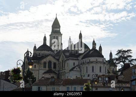 Blick auf die Kathedrale Saint Front in der französischen Stadt Perigeuex bei Sonnenschein, Aquitaine Dordogne Stockfoto