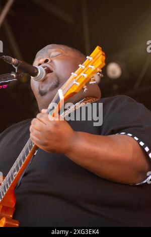 Brighton, East Sussex, Großbritannien. Juli 2024. Mississippi Bluesman, Christone 'Kingfish'' Ingrahm, trat am 6. Juli 2024 beim Love Supreme Festival auf. Er begeisterte die Massen mit aufsteigenden Gitarrenlecken beim Festival in der Nähe von Brighton in Großbritannien. (Kreditbild: © Rod Harbinson/ZUMA Press Wire) NUR REDAKTIONELLE VERWENDUNG! Nicht für kommerzielle ZWECKE! Stockfoto