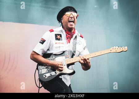 DÄNEMARK COPENAGHEN, COPENHELL FESTIVAL 19. JUNI: Tom Morello, Gitarrist und Komponist der amerikanischen Bands Rage Against the Machine, Audioslave, Prophets of Rage, trat live auf der Bühne des Copenhell Festivals 2024 als Solokünstler auf Stockfoto