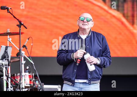 Shaun Ryder von Black Grape trat auf der Bühne im BST Hyde Park in London vor der Headline-Nummer Robbie Williams auf. Bilddatum: Samstag, 6. Juli 2024. Stockfoto