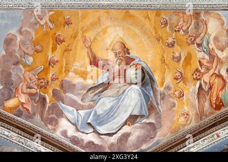 PERUGIA, ITALIEN - 18. MAI 2024: Das Fresko Gottes des Schöpfers in der Kirche Basilica di San Pietro von unbekannten Künstlern. Stockfoto