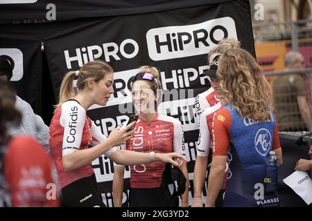 Brescia, Italien. Juli 2024. Teampräsentation vor dem Giro d'Italia Women Radrennen in Brescia. Das Rennen beginnt am Sonntag, den 7. Juli, mit der ersten Etappe Tudor ITT über 15,7 km von Brescia nach Brescia, Nordwest-Italien - Samstag, den 6. Juli 2024. Sport - Radsport . (Foto: Marco Alpozzi/Lapresse) Credit: LaPresse/Alamy Live News Stockfoto