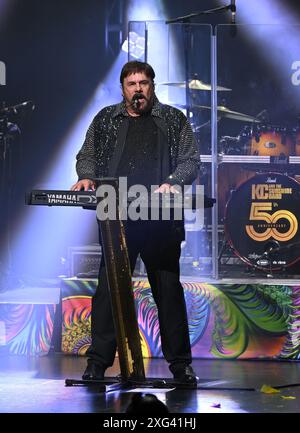 Hollywood FL, USA. Juli 2024. KC und die Sunshine Band treten am 5. Juli 2024 während der 50th Anniversary Tour im Hard Rock Live im Seminole Hard Rock Hotel & Casino in Hollywood, Florida auf. Quelle: Mpi04/Media Punch/Alamy Live News Stockfoto