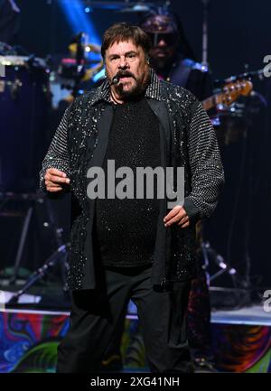 Hollywood FL, USA. Juli 2024. KC und die Sunshine Band treten am 5. Juli 2024 während der 50th Anniversary Tour im Hard Rock Live im Seminole Hard Rock Hotel & Casino in Hollywood, Florida auf. Quelle: Mpi04/Media Punch/Alamy Live News Stockfoto