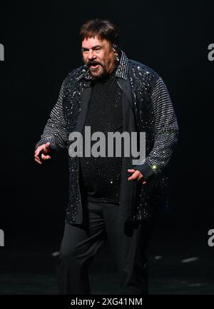 Hollywood FL, USA. Juli 2024. KC und die Sunshine Band treten am 5. Juli 2024 während der 50th Anniversary Tour im Hard Rock Live im Seminole Hard Rock Hotel & Casino in Hollywood, Florida auf. Quelle: Mpi04/Media Punch/Alamy Live News Stockfoto