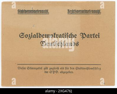 Stimmzettel/ Wahlzettel der Reichstagswahl 1920 - die Reichstagswahl vom 6. Juni 1920 war die zweite Wahl während der Weimarer Republik und die erste zu einem regulären Deutschen Reichstag. Die Bundestagswahl 1920 fand am 6. Juni 1920 zur Wahl des ersten Reichstags der Weimarer Republik statt. Sie folgte der im Januar 1919 gewählten Weimarer Nationalversammlung, die die republikanische Verfassung ausgearbeitet und ratifiziert hatte. Stockfoto