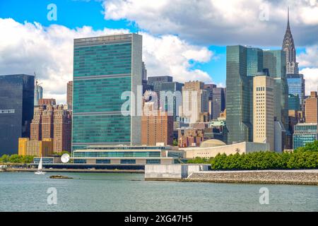 Skyline von New York mit UN-Hauptquartier Stockfoto