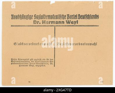 Stimmzettel/ Wahlzettel der Reichstagswahl 1920 - die Reichstagswahl vom 6. Juni 1920 war die zweite Wahl während der Weimarer Republik und die erste zu einem regulären Deutschen Reichstag. Die Bundestagswahl 1920 fand am 6. Juni 1920 zur Wahl des ersten Reichstags der Weimarer Republik statt. Sie folgte der im Januar 1919 gewählten Weimarer Nationalversammlung, die die republikanische Verfassung ausgearbeitet und ratifiziert hatte. Stockfoto