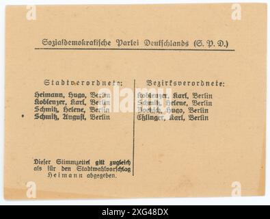 Stimmzettel/ Wahlzettel der Reichstagswahl 1920 - die Reichstagswahl vom 6. Juni 1920 war die zweite Wahl während der Weimarer Republik und die erste zu einem regulären Deutschen Reichstag. Die Bundestagswahl 1920 fand am 6. Juni 1920 zur Wahl des ersten Reichstags der Weimarer Republik statt. Sie folgte der im Januar 1919 gewählten Weimarer Nationalversammlung, die die republikanische Verfassung ausgearbeitet und ratifiziert hatte. Stockfoto