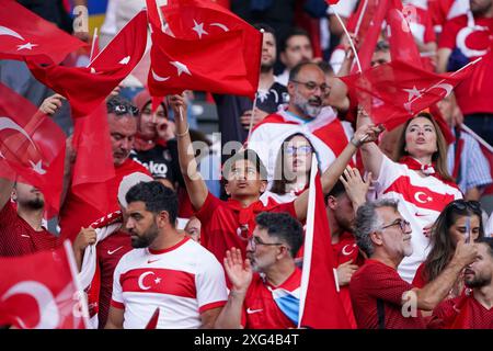 Berlin, Deutschland. Juli 2024. BERLIN, DEUTSCHLAND - 6. JULI: Turkiye-Fans beim Viertelfinalspiel der UEFA EURO 2024 zwischen den Niederlanden und Turkiye im Olympiastadion am 6. Juli 2024 in Berlin. (Foto von Andre Weening/Orange Pictures) Credit: Orange Pics BV/Alamy Live News Stockfoto