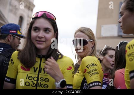 Brescia, Italien. Juli 2024. Die Präsentation vor dem Giro d'Italia Frauen-Radrennen in Brescia. Das Rennen beginnt am Sonntag, den 7. Juli, mit der ersten Etappe Tudor ITT über 15,7 km von Brescia nach Brescia, Nordwest-Italien - Samstag, den 6. Juli 2024. Sport - Radsport . (Foto: Marco Alpozzi/Lapresse) Credit: LaPresse/Alamy Live News Stockfoto