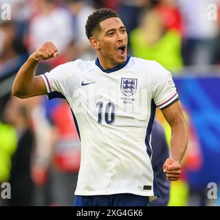 Düsseldorf, Deutschland. Juli 2024. Düsseldorf, Deutschland. Juli 2024. Juni 2024 - England gegen Schweiz - UEFA Euro 2024 - Viertelfinale - Düsseldorf. Jude Bellingham feiert den Sieg im Elfmeterschießen gegen die Schweiz. Bild : Mark Pain / Alamy Live News Stockfoto