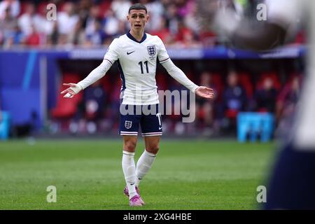 Düsseldorf, Deutschland. Juli 2024. Phil Foden aus England ist beim Viertelfinalspiel der UEFA Euro 2024 zwischen England und der Schweiz am 6. Juli 2024 in der Arena Düsseldorf aktiv. Quelle: Marco Canoniero/Alamy Live News Stockfoto