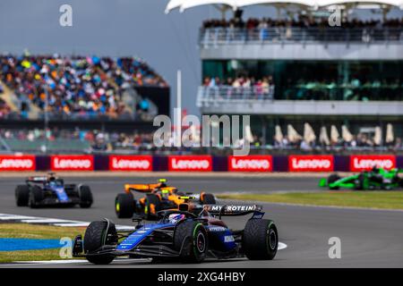 Silverstone, Towcester, Großbritannien. Juli 2024. Logan Sargeant (USA) - Williams Racing - Williams FW46 - Mercedes während der Qualifikationsrunde am 2. Tag, Freitag, 6. Juli 2024 des Formel 1 Qatar Airways British Grand Prix 2024, der vom 5. Juli bis 7. Juli 2024 auf der silverstone-Strecke stattfinden soll Guthaben: Alessio De Marco/Alamy Live News Stockfoto