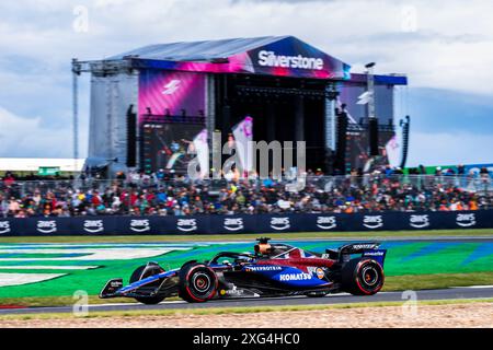 Silverstone, Towcester, Großbritannien. Juli 2024. Alexander Albon (THA) - Williams Racing - Williams FW46 - Mercedes während der Qualifikationsrunde am 2. Tag, Freitag, 6. Juli 2024 des Formel 1 Qatar Airways British Grand Prix 2024, der vom 5. Juli bis 7. Juli 2024 auf der silverstone-Strecke stattfinden soll Guthaben: Alessio De Marco/Alamy Live News Stockfoto