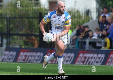 Leeds, Großbritannien. Juli 2024. AMT Headingley Rugby Stadium, Leeds, West Yorkshire, 6. Juli 2024. Betfred Super League Leeds Rhinos gegen London Broncos Matt Frawley of Leeds Rhinos Credit: Touchlinepics/Alamy Live News Stockfoto