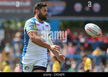 Leeds, Großbritannien. Juli 2024. AMT Headingley Rugby Stadium, Leeds, West Yorkshire, 6. Juli 2024. Betfred Super League Leeds Rhinos gegen London Broncos Rhyse Martin von Leeds Rhinos Credit: Touchlinepics/Alamy Live News Stockfoto