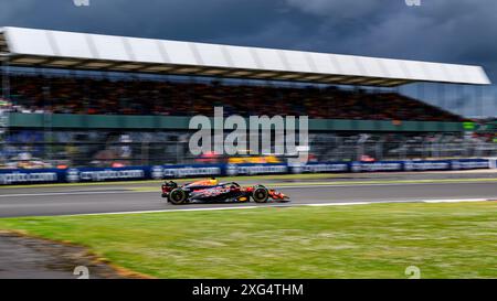 NORTHAMPTONSHIRE, VEREINIGTES KÖNIGREICH. Juli 24. Max Verstapen (Niederlande) von Red Bull Racing Action im heutigen Qualifying Session während des Grand Prix 2024 von Qatar Airways auf dem Silverstone Circuit am Samstag, den 06. Juli 2024 in NORTHAMPTONSHIRE, ENGLAND. Quelle: Taka G Wu/Alamy Live News Stockfoto