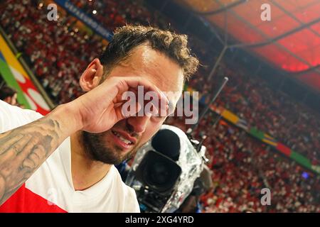 Berlin, Deutschland. Juli 2024. Der türkische Hakan Calhanoglu während des Fußball-Europameisterspiels 2024 zwischen den Niederlanden und der Türkei im Berliner Olympiastadion, Berlin, Deutschland - Samstag, den 06. juli 2024. Sport - Fußball . (Foto: Spada/LaPresse) Credit: LaPresse/Alamy Live News Stockfoto