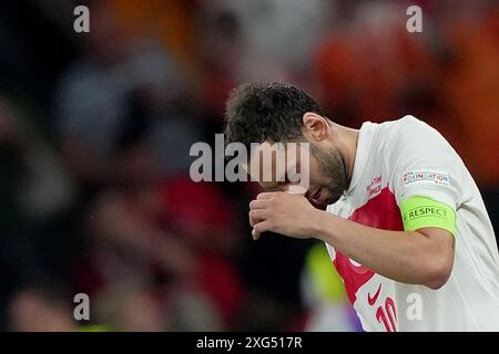 Berlin, Deutschland. Juli 2024. Der türkische Hakan Calhanoglu während des Fußball-Europameisterspiels 2024 zwischen den Niederlanden und der Türkei im Berliner Olympiastadion, Berlin, Deutschland - Samstag, den 06. juli 2024. Sport - Fußball . (Foto: Spada/LaPresse) Credit: LaPresse/Alamy Live News Stockfoto