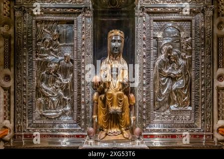 Statue der Schwarzen Madonna im Kloster Montserrat, Katalonien, Spanien Stockfoto