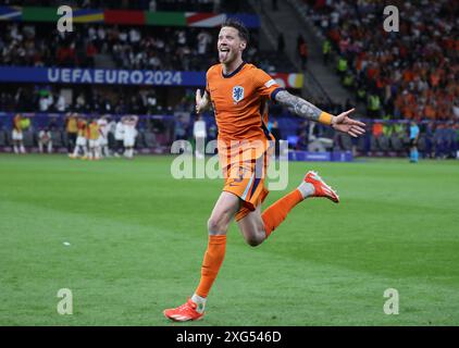 Berlin, Deutschland. Juli 2024. Wout Weghorst aus den Niederlanden feiert, nachdem sein Team das Viertelfinale der UEFA EURO 2024 gegen die Türkei gewonnen hat. Quelle: Oleksandr Prykhodko/Alamy Live News Stockfoto