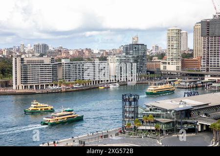 Stadtzentrum und Hafen von Sydney, Büro- und Wohngebäude rund um Circular Quay, Sydney CBD, NSW, Australien, Winter 2024 Stockfoto