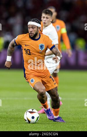 Olympiastadion, Berlin, Deutschland. Juli 2024. Euro 2024 Viertelfinale Fußball, Niederlande gegen die Türkei; Memphis Depay (NED) Credit: Action Plus Sports/Alamy Live News Stockfoto