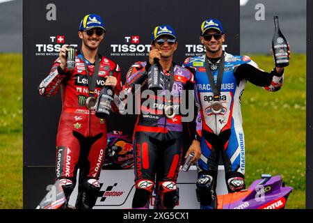 Deutsche MotoGP, Qualifikationstag. Juli 2024. Francesco Bagnaia, Jorge Martin, Miguel Oliveira auf dem Podium nach dem Sprint-Rennen bei der deutschen MotoGP Credit: Action Plus Sports/Alamy Live News Stockfoto